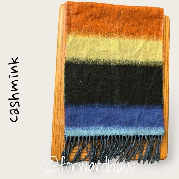 V. Fraas Cashmink Multi-Colored Scarf | Made in Germany - Picture 6 of 10